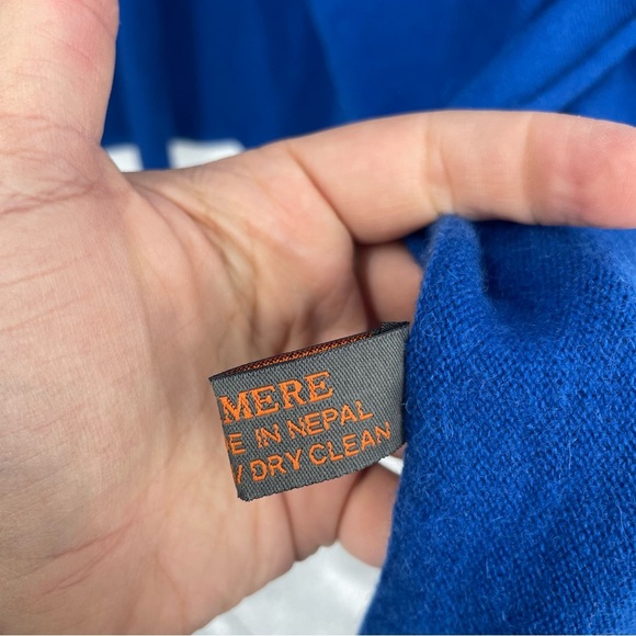 Made in Nepal Cashmere Poncho blue. O/S - Picture 3 of 7
